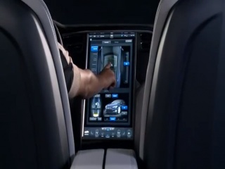 17” сензорен екран в кола - това ли е бъдещето?